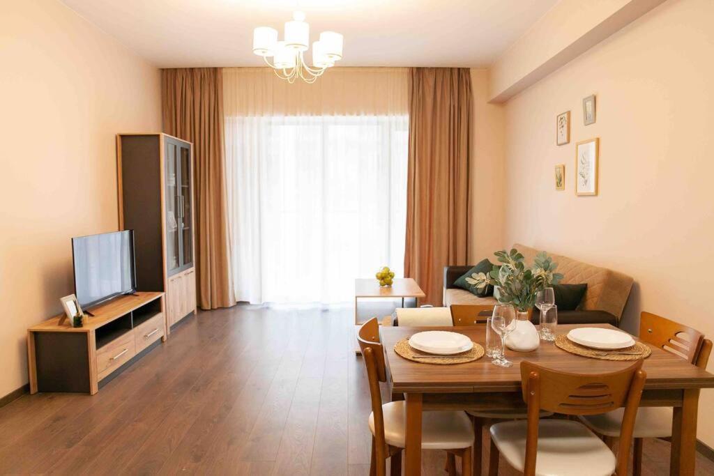 Gg Home - Cozy 1 Bedroom Apartment On Kazbegi Avenue 15 第比利斯 外观 照片