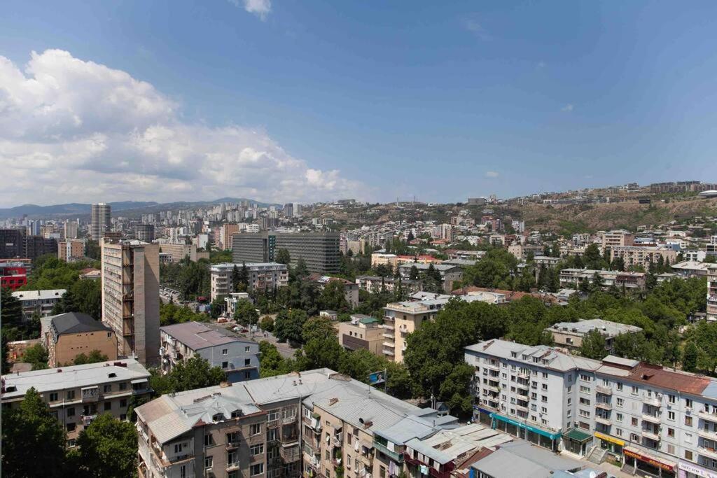 Gg Home - Cozy 1 Bedroom Apartment On Kazbegi Avenue 15 第比利斯 外观 照片