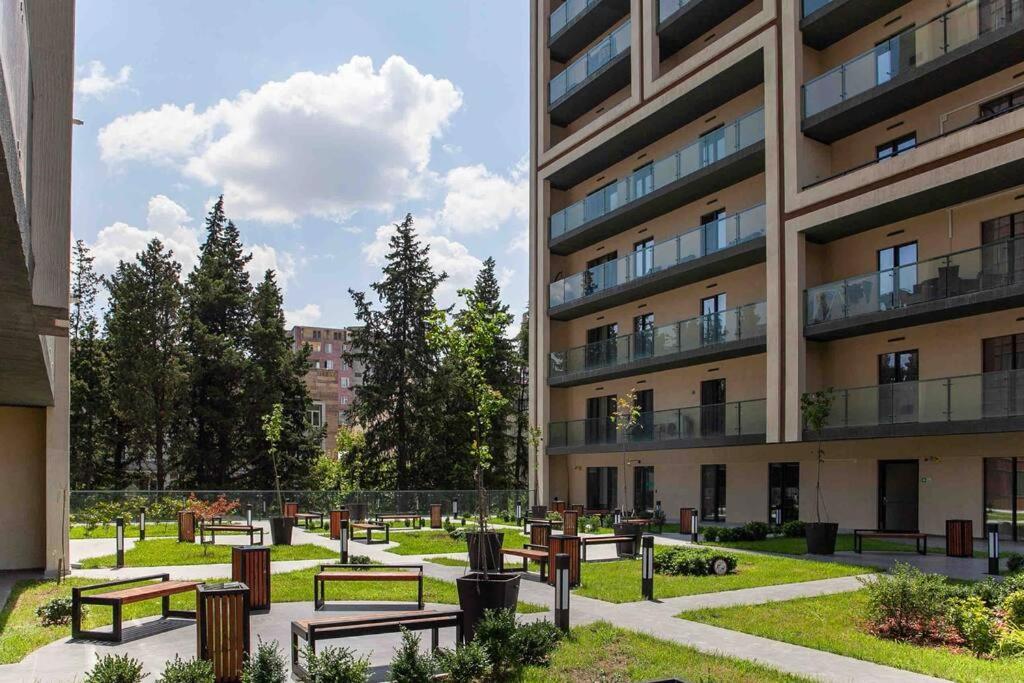 Gg Home - Cozy 1 Bedroom Apartment On Kazbegi Avenue 15 第比利斯 外观 照片