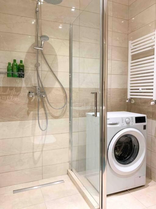 Gg Home - Cozy 1 Bedroom Apartment On Kazbegi Avenue 15 第比利斯 外观 照片